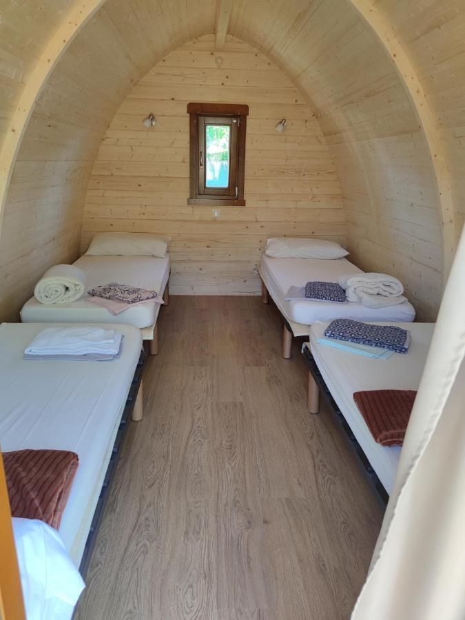 فندق Teiraboa Base Camp Arzúa المظهر الخارجي الصورة